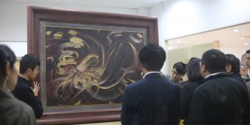 總統蔡英文嘉義視察 參觀抽象藝術家陳金龍畫作